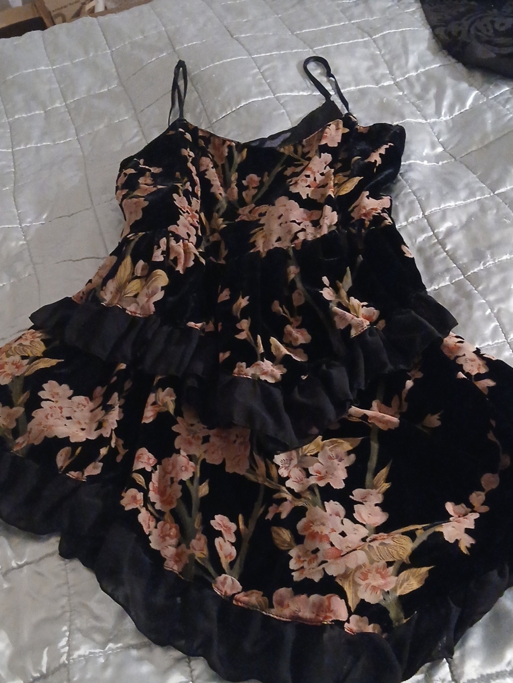 NWOT Widow Magical Hearts by Dolls Kill Velvet Tiered Asymmetrical Mini Dress L